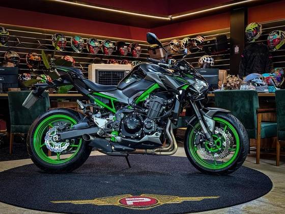KAWASAKI Z900 